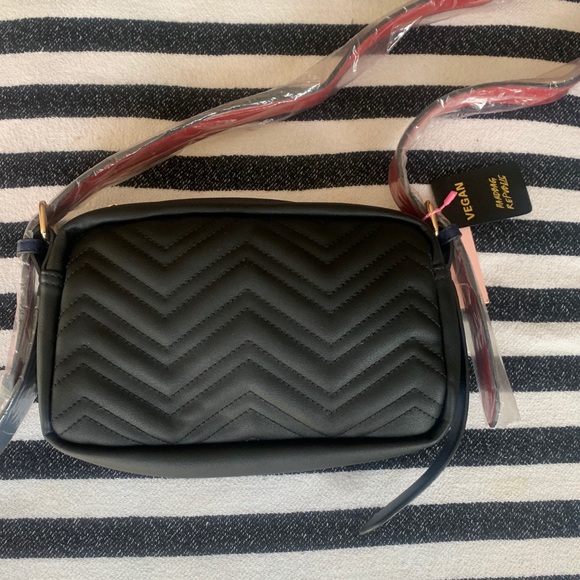 Handbag Republic Vegan Leather Bag - Picture 4 of 6